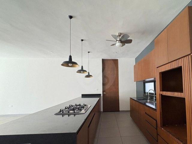Renta de Casa en Sitpach dentro de privada
