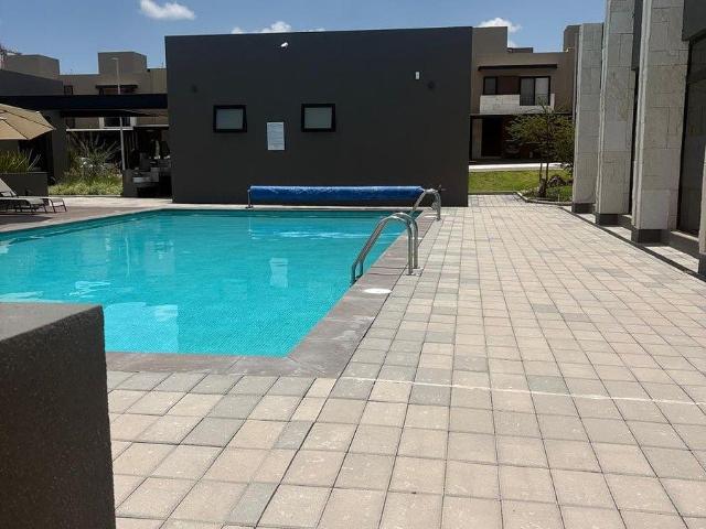RENTA DE CASA EN VILLA MAGNA. 4