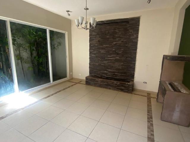 RENTA DE CASA EN VILLAS TOSCANA EN TOLUCA