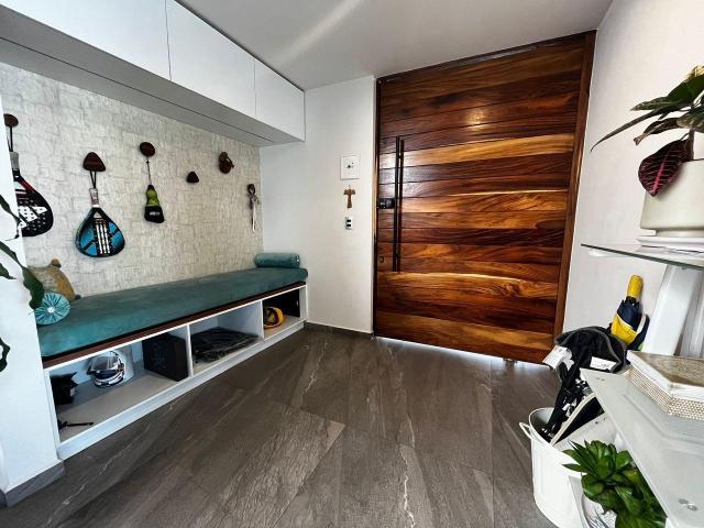 RENTA DE CASA EN VISTA REAL, EXTRAORDINARIA RESIDENCIA DE UN PISO