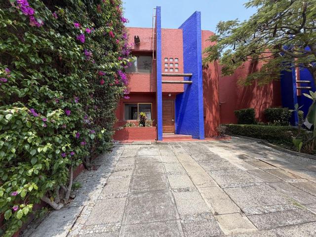 RENTA de casa en zona Norte de Cuernavaca Vigilancia 24 hrs