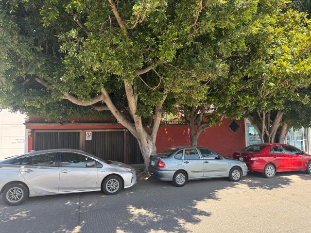 Renta de Casa en Zona Transitada y Comercial