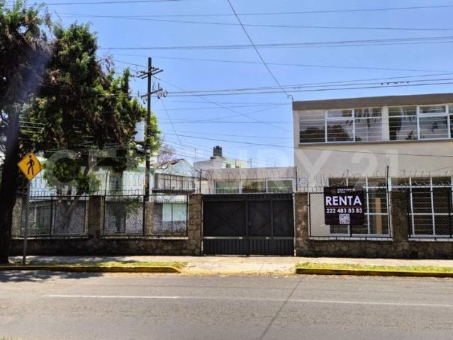 RENTA DE CASA PARA NEGOCIO EN ESQUINA SOBRE AVENIDA 15 DE MAYO!