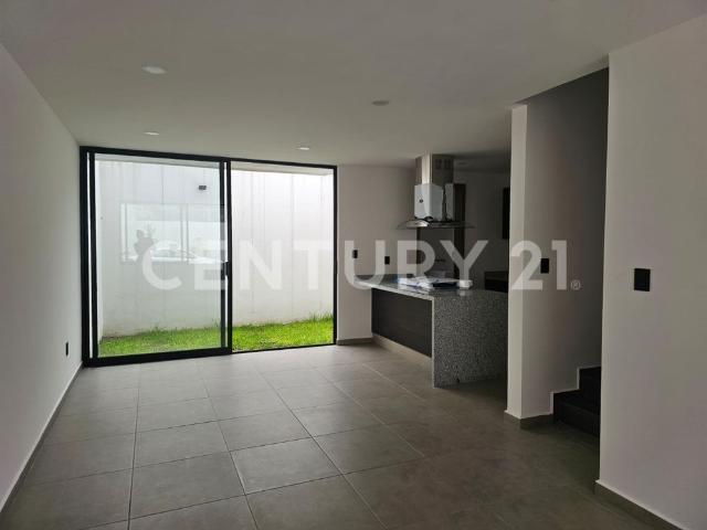 RENTA DE CASA SIN MUEBLES Y CON MUEBLES