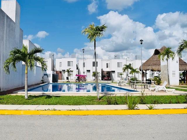renta de casa solo una planta, semi amueblada con piscina mérida