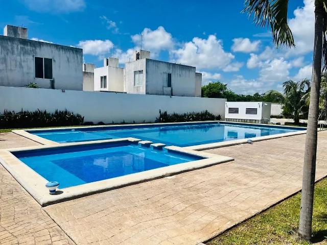 RENTA DE CASA SOLO UNA PLANTA, SEMI AMUEBLADA CON PISCINA MÉRIDA