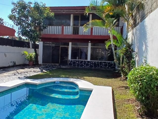 Renta de casa sola, Fracc. Jacarandas, Cuernavaca, Morelos. Clave 6012