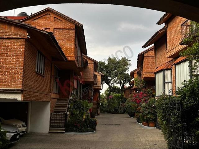 RENTA DE CASA TOTALMENTE AMUEBLADA EN SAN ANGEL, CONDOMINIO HORIZONTAL EN AMBIENTE COLONIAL