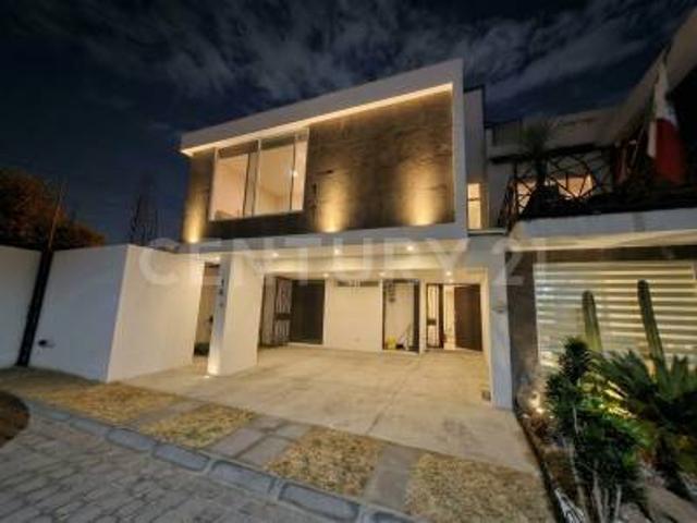 Renta de Casa Zona Paseo del Ángel Tlaxcalancingo con Roof Garden