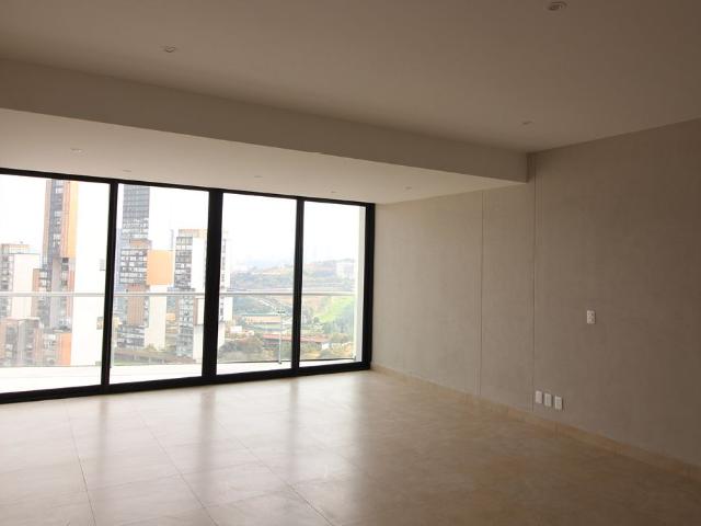 Renta de departamento 2 recamaras + family room en La Vista Bosque Real
