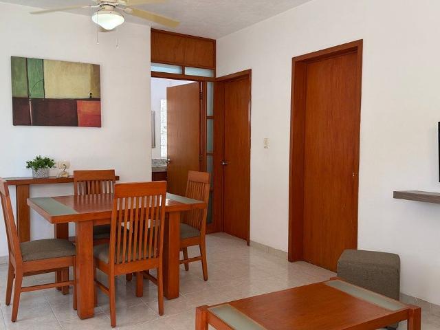 Renta de departamento amueblado planta baja en villas del sol de 2 recámaras