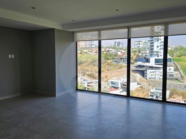 Renta de departamento de 3 recamaras y terraza en The Oaks Bosque Real