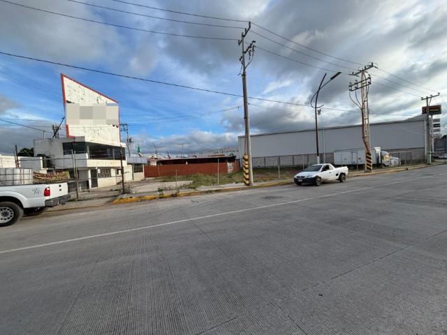 RENTA DE ESPACIO COMERCIAL EN CARRETERA MEXICO TUXPAN ESQUINA CON AVENIDA VICENTE RIVAPALACIO