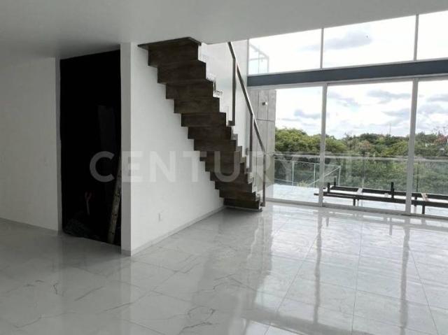 RENTA DE EXCLUSIVO PENTHOUSE EN CONDOMINIO RESIDENCIAL AL NORTE DE CUERNAVACA