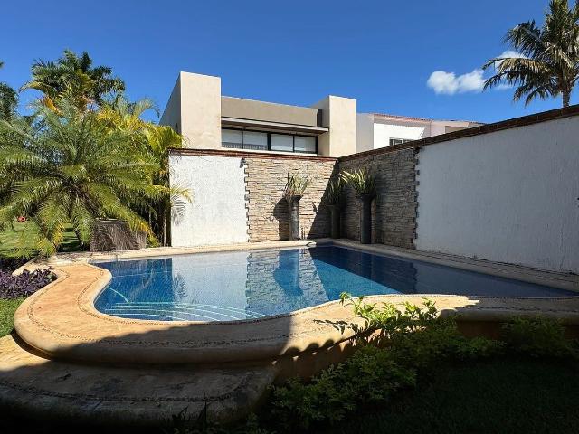 RENTA DE HERMOSA CASA LAGOS DEL SOL $67,000 AMUEBLADA