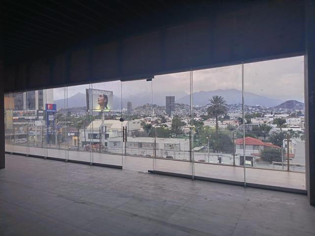 RENTA DE LOCAL COMERCIAL AVE REVOLUCION PLAZA SANTA MONICA