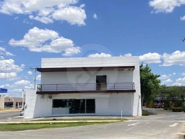 Renta de Local Comercial de 200 m2 en Planta Alta en Jardines del Norte