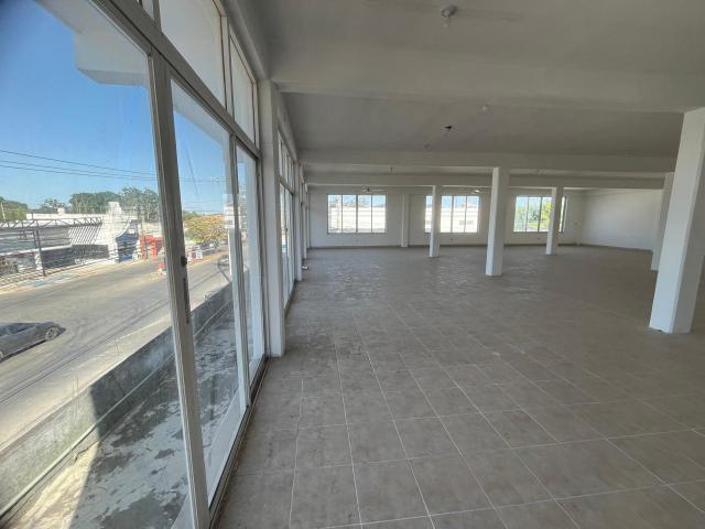 Renta de Local comercial de 222 m2 en Garc?a Gineres