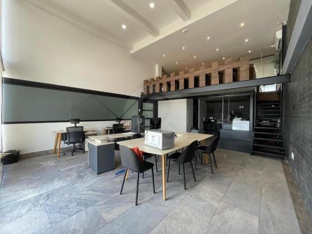 Renta de Local Comercial de 74.08 m2 con Mezzanine