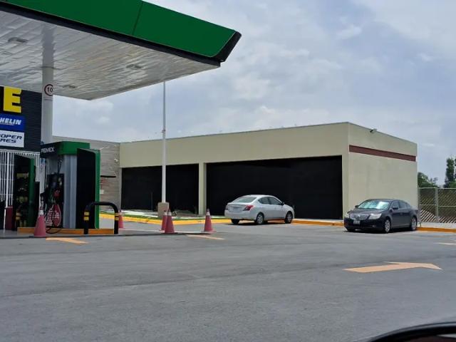Renta de Local Comercial en cruce de Periférico y Nazario