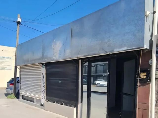 Renta de Local Comercial en Avenida en Villas de la Hacienda, Torreón