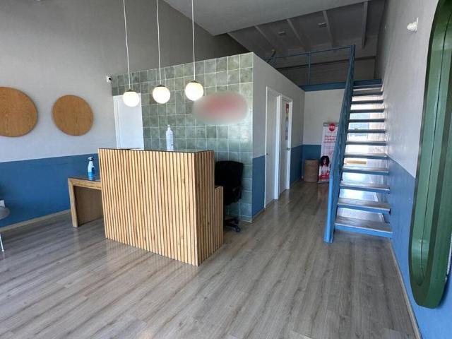 Renta de Local Comercial en Avenida Garc?a Lav?n con Mezzanine