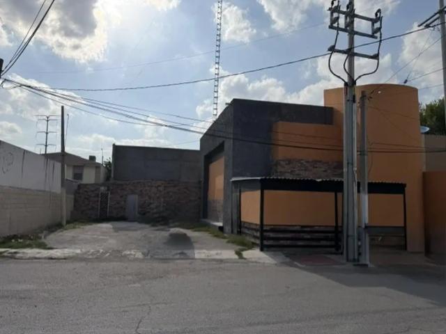 Renta de Local Comercial en Libramiento Manuel Pérez Treviño en Piedras Negras, Coahuila