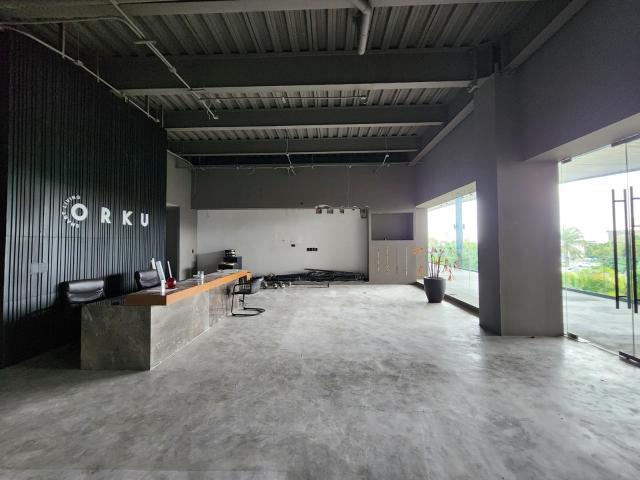 Renta de Local Comercial en Placita en San Ramon Norte