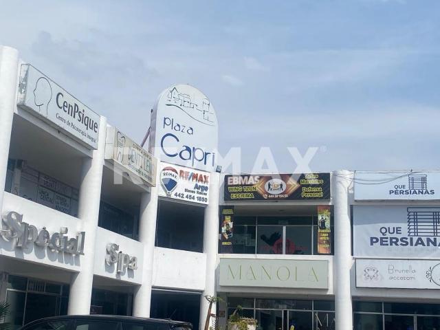 RENTA DE LOCAL COMERCIAL EN PLAZA CAPRI JARDINES DE LA HACIENDA SEGUNDO PISO