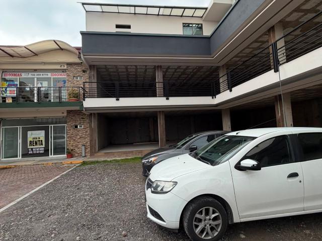 Renta de Local Comercial en Plaza Amy, 25.75M2 Metepec Estado de México