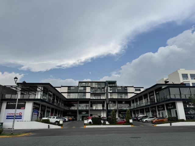 Renta de local comercial en Plaza Master Milenio III