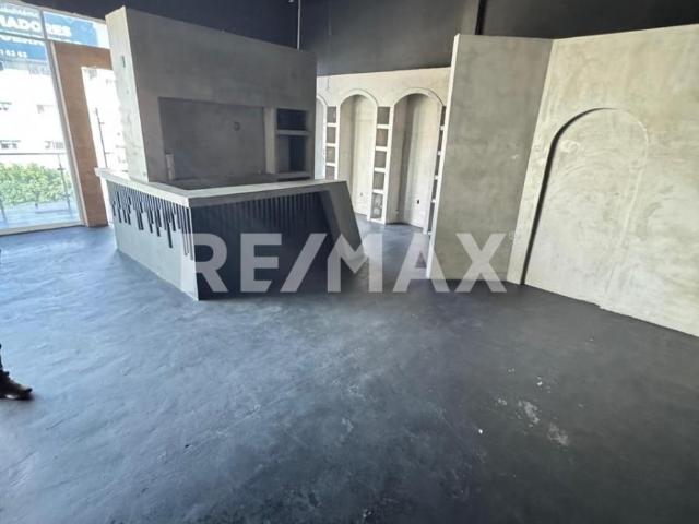 Renta de Local Comercial en Plaza Vista Dorada, Loma Dorada Queretaro