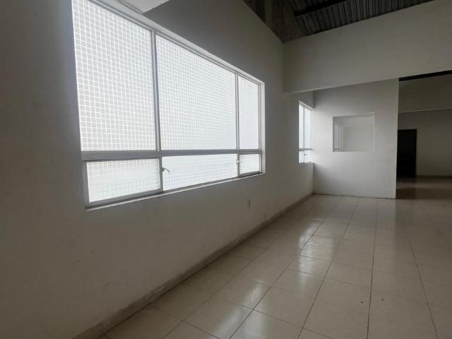 Renta de Local Comercial en Zona Sur de León junto a Plaza Merkadito Campestre