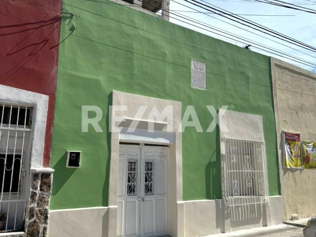 Renta de local comercial frente a la plaza principal en Progreso, Yucatán