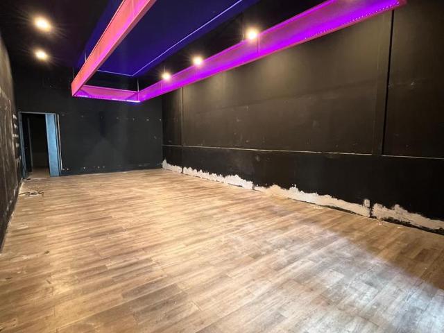 Renta de Local Comercial Planta baja en Montebello en Placita