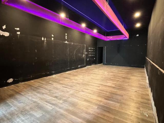 Renta de Local Comercial Planta baja en Montebello en Placita