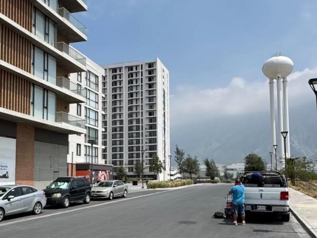 Renta de Local Comercial | Torre Caliza