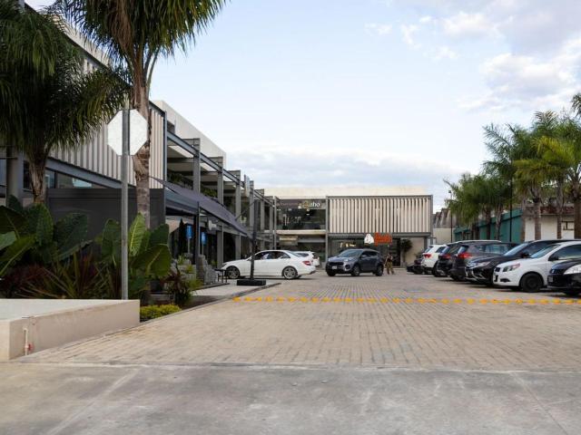 Renta de local de 187.5 m2 en Temoz?n Norte con seguridad