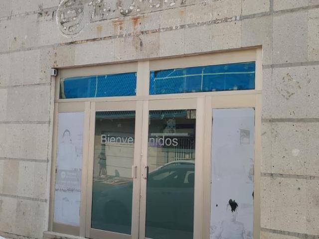 Renta de local en calle Hidalgo, con Esquina 5 de Mayo, Col. Centro, en Minatitl?n, Veracruz