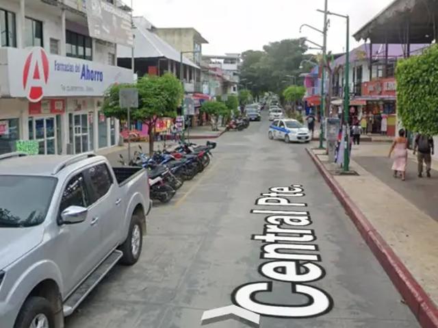 Renta de local en Palenque Chiapas centro a media cuadra de parque central para tiendas franquicias