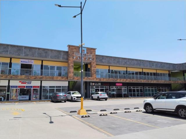 RENTA DE LOCAL EN PLAZA COMERCIAL