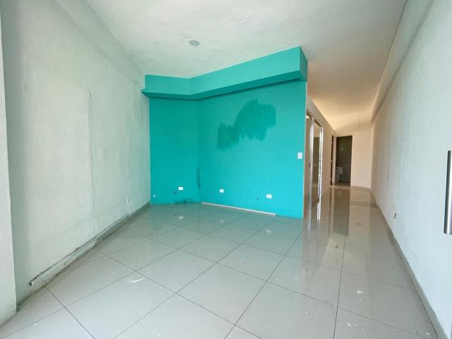 Renta de Local en Plaza Comercial de 59 m2 en Buenavista Planta Baja