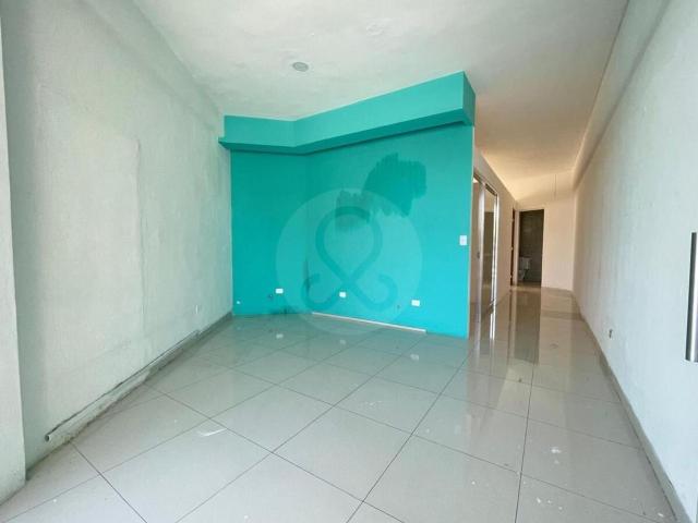 Renta de Local en Plaza Comercial de 59 m2 en Buenavista Planta Baja