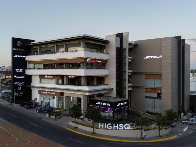 RENTA DE LOCAL EN PLAZA HIGH SQ. 1 ER PISO