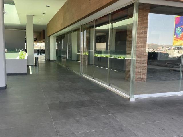 RENTA DE LOCAL EN PLAZA HIGH SQ. 1 ER PISO