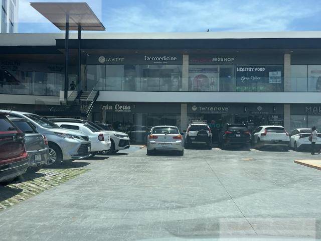 Renta de Local PB en Corner Center Canc?n