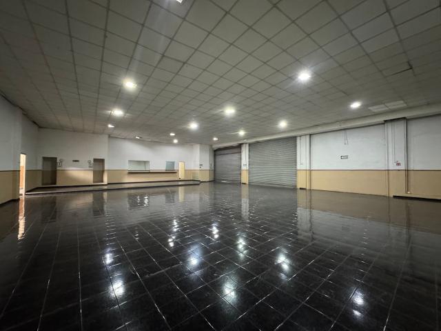 Renta de local sobre Avenida principal, Col. La Pradera, Cuernavaca, Morelos. Clave 6369.93