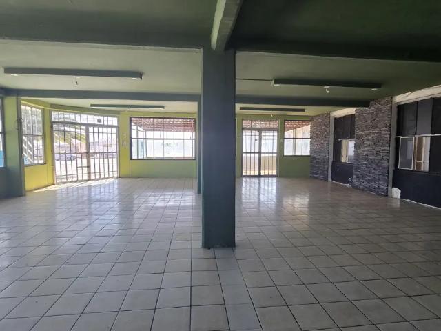 Renta de local sobre Colosio
