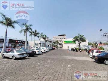Renta de locales de Plaza Comercial, Jiutepec, Morelos. Clave 4950