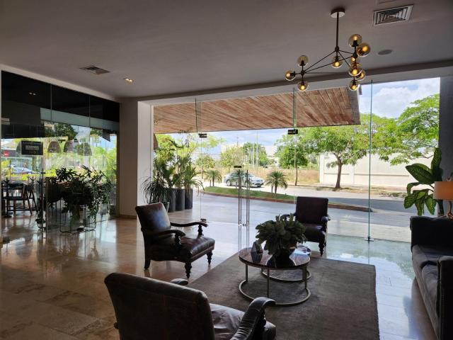 Renta de Oficina Comercial en San Ramon Norte